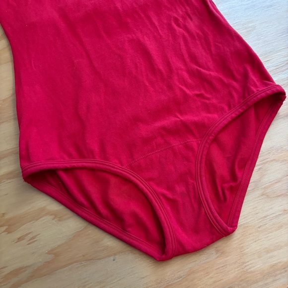 ARQ Cleo Leo cherry red tank bodysuit - Picture 5 of 6